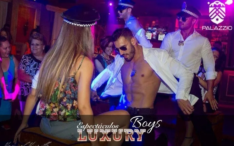 Palma de Mallorca — stripper masculino despedida (3)
