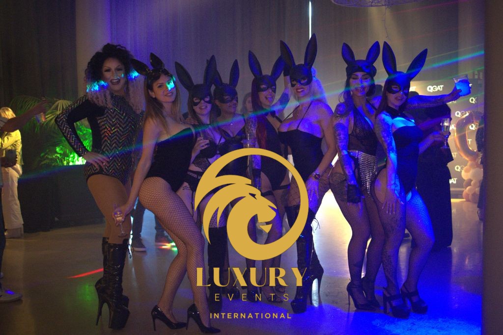 Cumpleaños sorpresa Málaga Centro Histórico — artista femenina profesional 2026