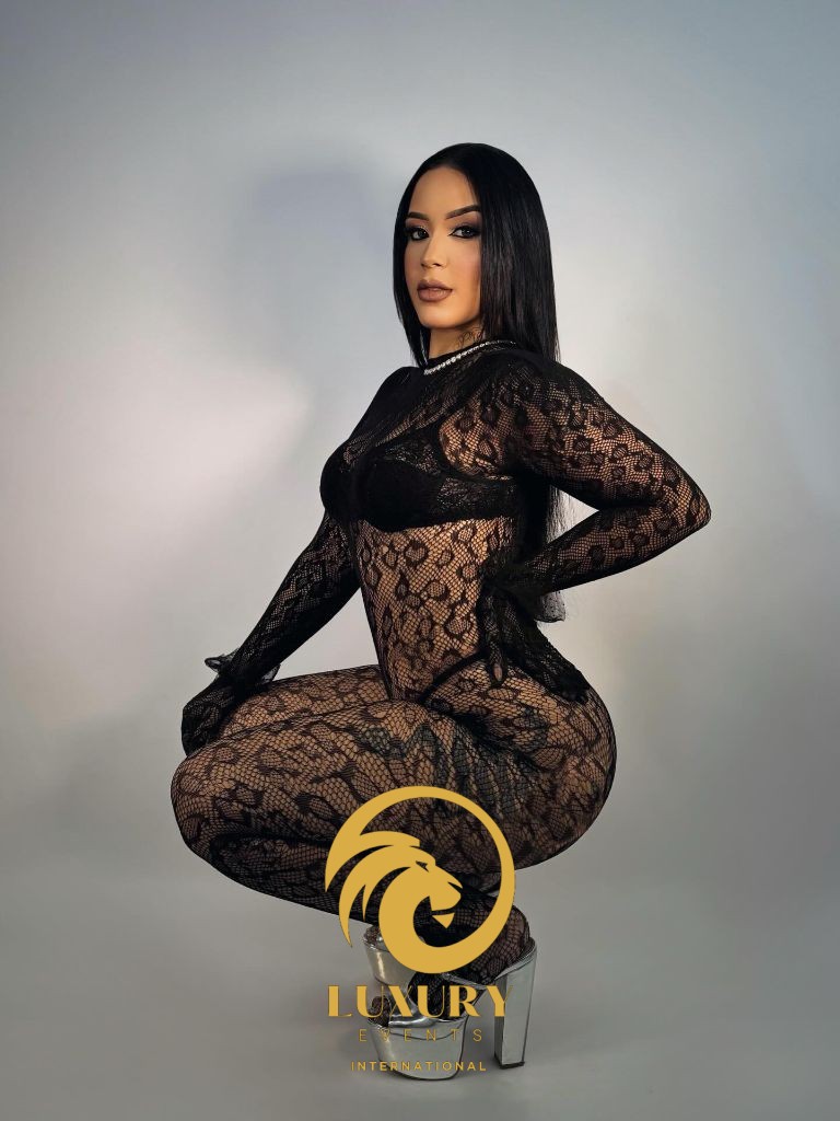 Stripper in Granada — Sexy Waitresses & Private Shows | Team Granada VIP 12 Stripper in the Alpujarra · Rural Houses