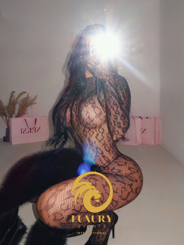 Stripper en Sitges 2026 | Show VIP a Domicilio — Villas y Hoteles Boutique