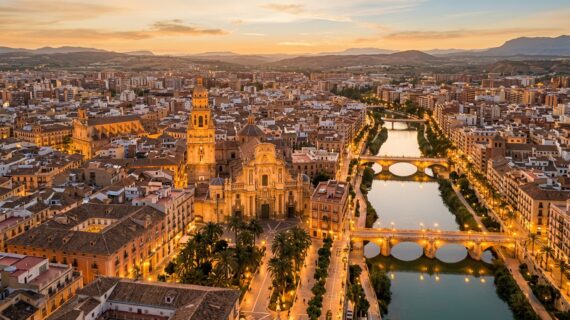 Despedida de Soltera en Murcia 2026: Guía 48h, Tapas y Show Privado