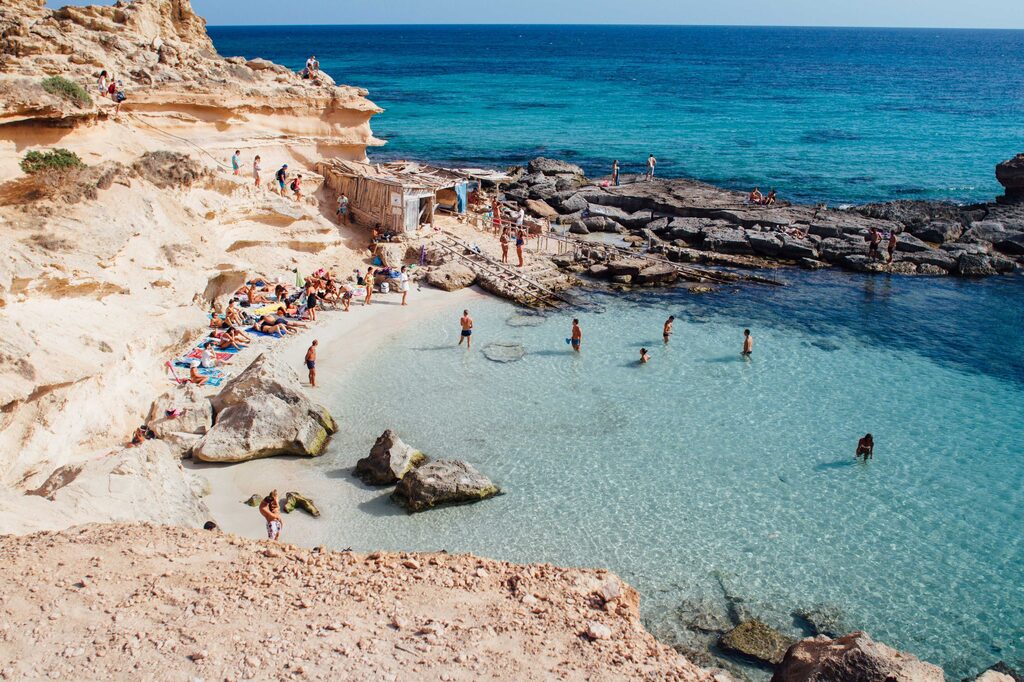 Playa d'en Bossa, zona de discotecas en Ibiza